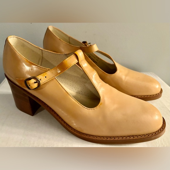 Gap Shoes Shoes - GAP SHOES Patent Tribeca T-Strap Peach Size 8